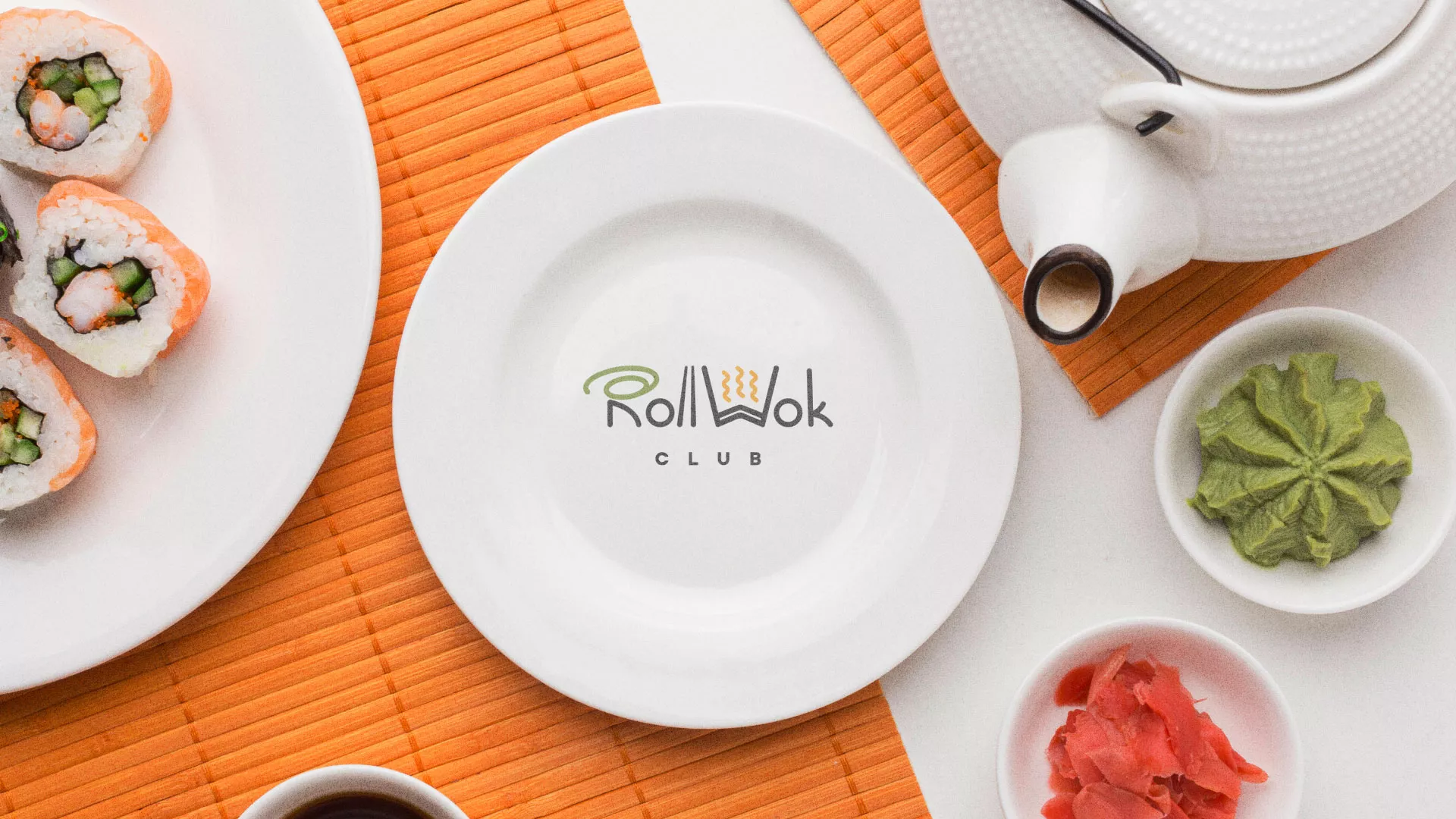 Разработка логотипа и фирменного стиля суши-бара «Roll Wok Club» в Калаче-на-Дону